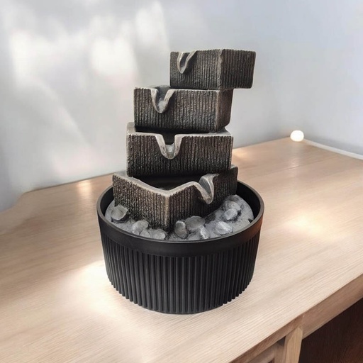 Fuente de Agua con Luz LED Mediana N°18